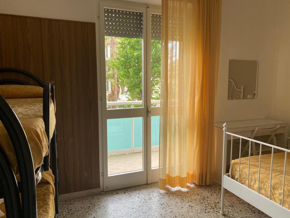 Hotel Modenese Riccione Exteriör bild