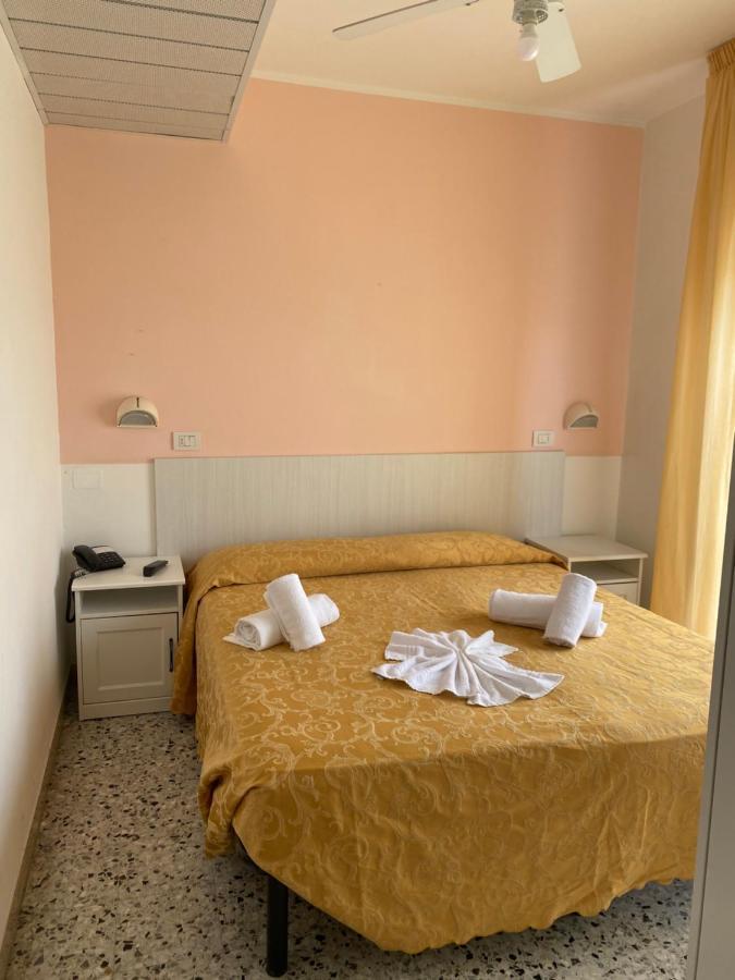 Hotel Modenese Riccione Exteriör bild