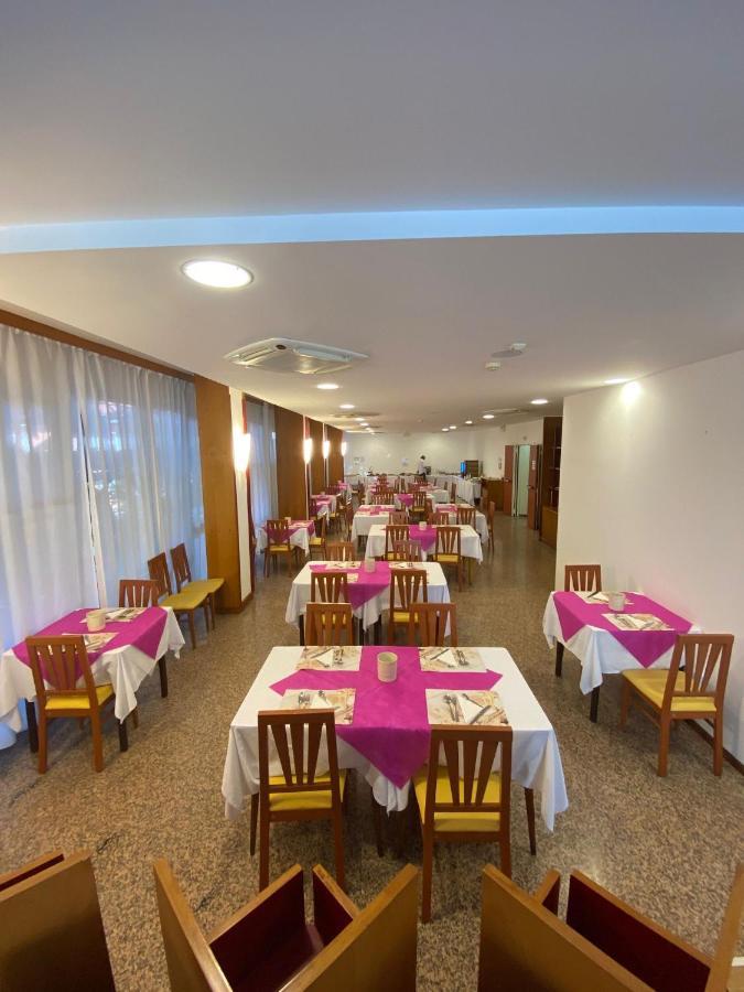 Hotel Modenese Riccione Exteriör bild